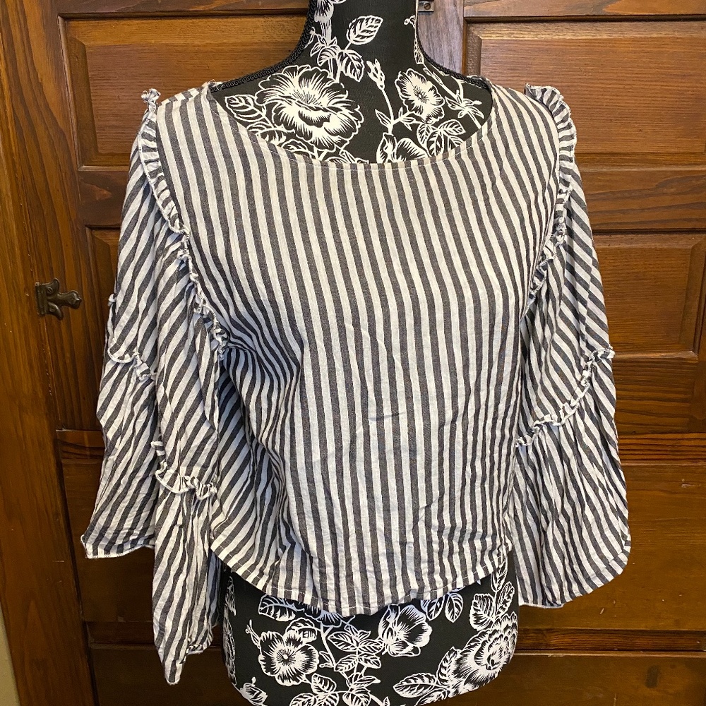 Hollister Belled Sleeves